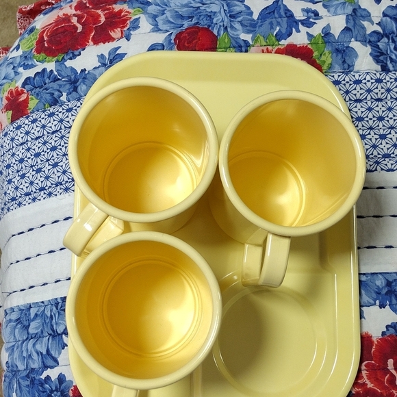 Vintage‎ Rubbermaid Set of 3 Yellow Melamine Trays With Cups - Picture 6 of 12